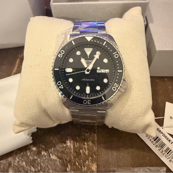 Seiko Dress Watch SRPD55K1, Silver 42mm, Modern - Picture 10 of 12